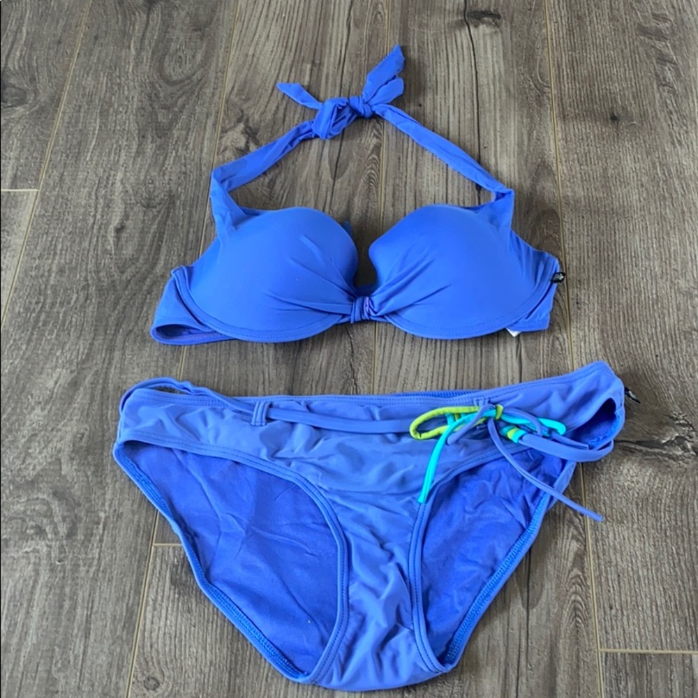 Women’s Blue Halter Bikini Set - Classic Two-Piece Swimwear